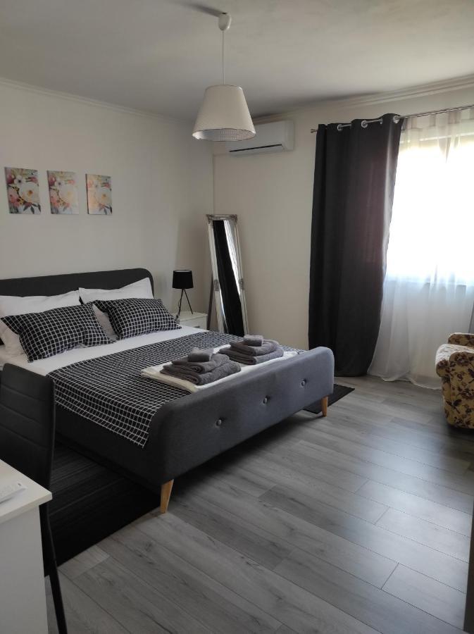 Apartman Domi Szluin Kültér fotó